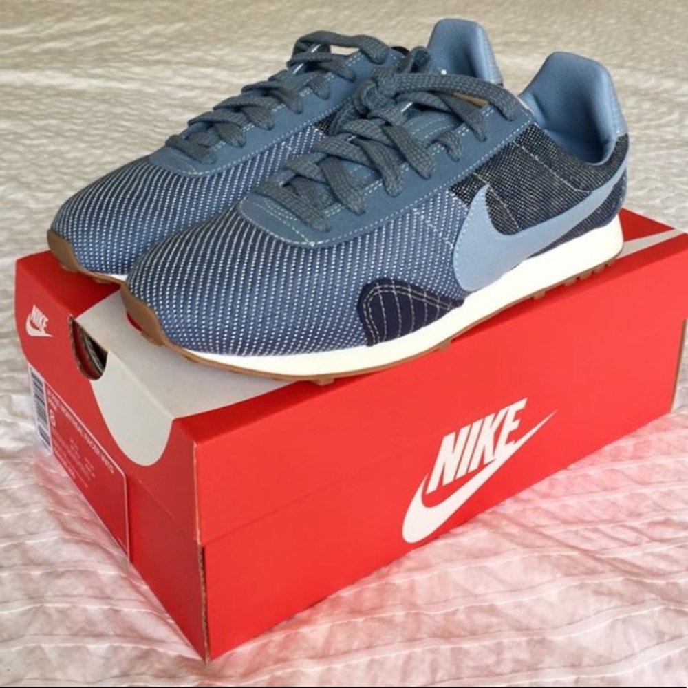 NWT Nike Vintage Pre Montreal Running Shoes